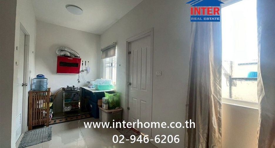 For sale 4 bedrooms townhouse in Lam Luk Ka, Pathum Thani