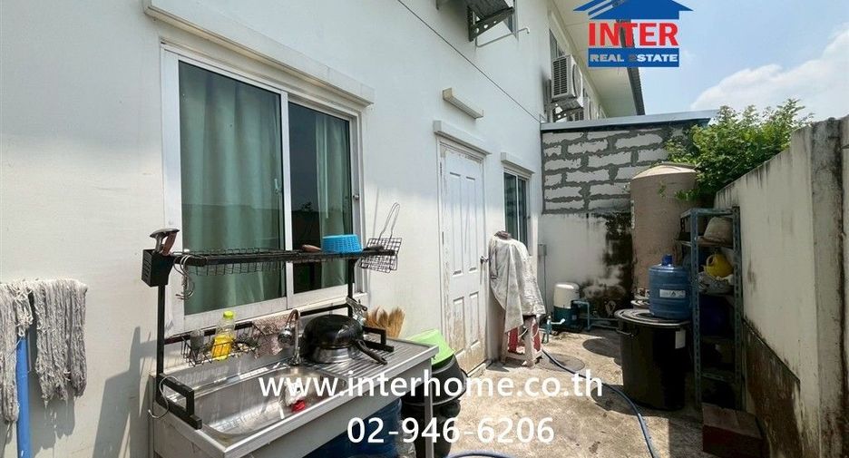 For sale 4 bedrooms townhouse in Lam Luk Ka, Pathum Thani