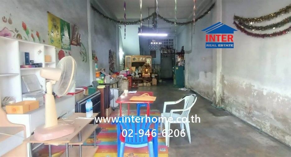 For sale 3 bedrooms retail Space in Bang Bon, Bangkok
