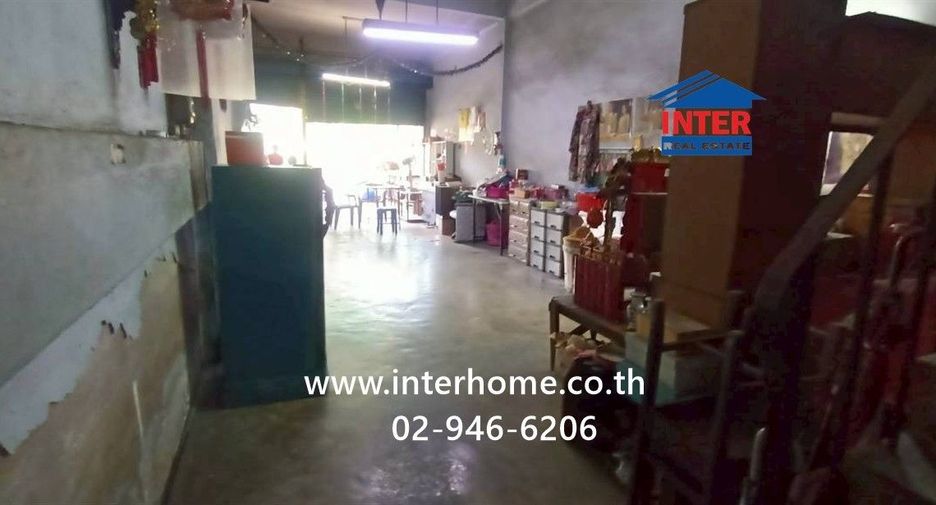 For sale 3 bedrooms retail Space in Bang Bon, Bangkok