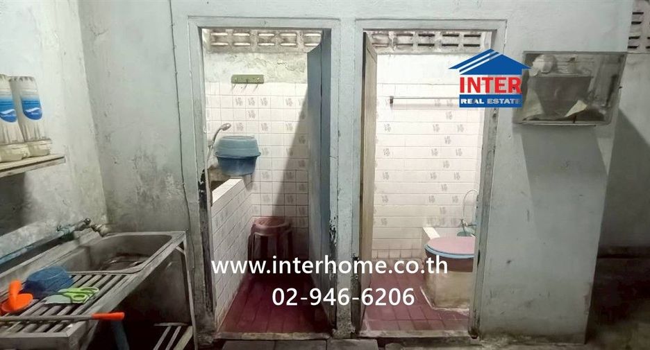 For sale 3 bedrooms retail Space in Bang Bon, Bangkok