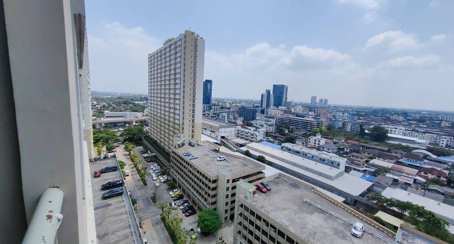 For sale 1 bed condo in Khan Na Yao, Bangkok