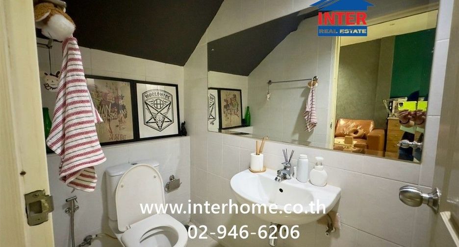 For sale 3 bedrooms townhouse in Bang Khen, Bangkok