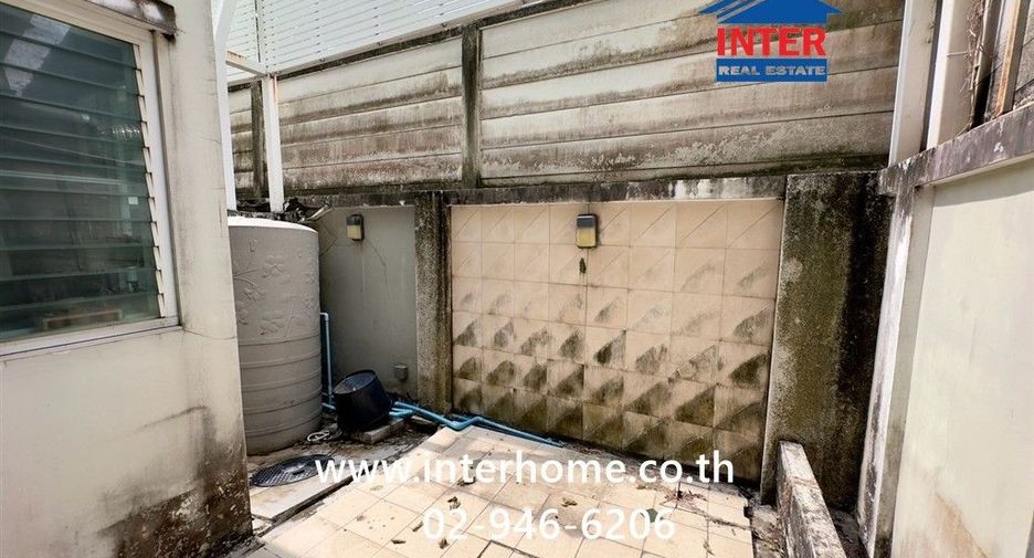 For sale 3 bedrooms townhouse in Bang Khen, Bangkok