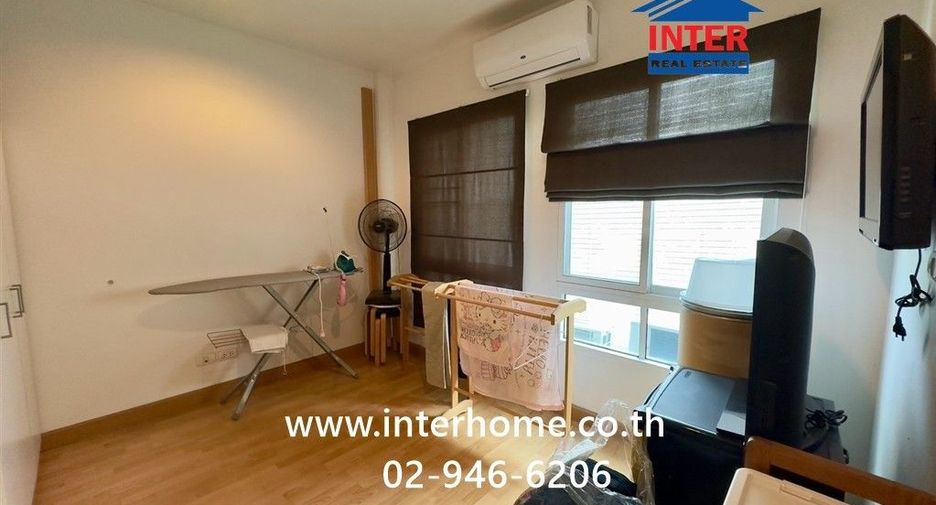 For sale 3 bedrooms townhouse in Bang Khen, Bangkok