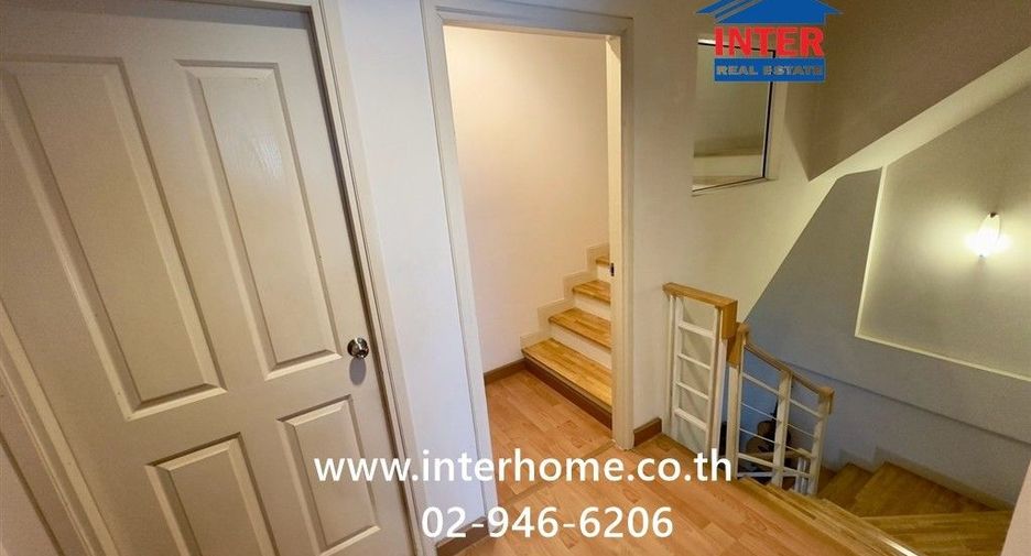 For sale 3 bedrooms townhouse in Bang Khen, Bangkok
