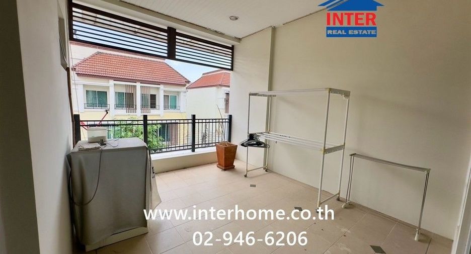 For sale 3 bedrooms townhouse in Bang Khen, Bangkok