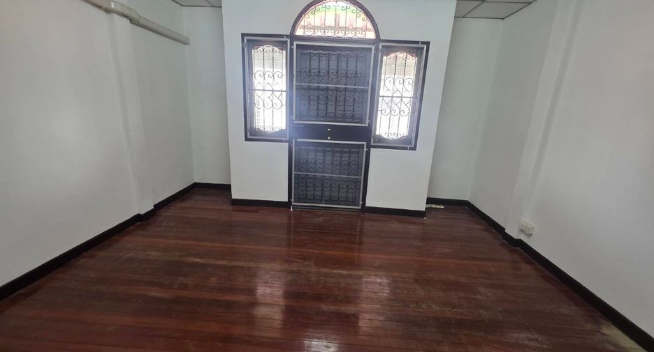 À vendre 2 chambres maison de ville à Sai Mai, Bangkok