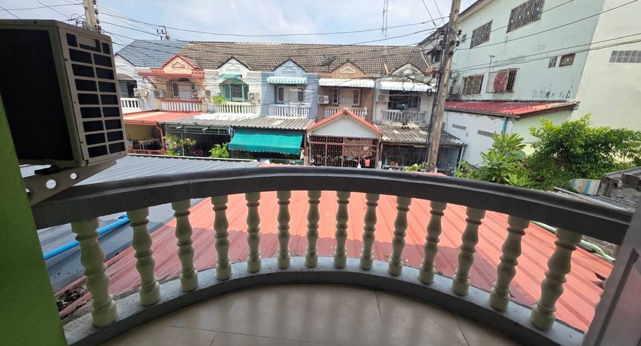 À vendre 2 chambres maison de ville à Sai Mai, Bangkok