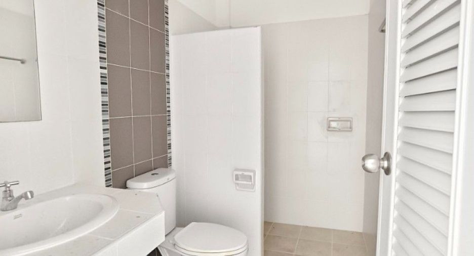Local comercial en venta de 9 habitaciones en Mueang Chanthaburi, Chanthaburi