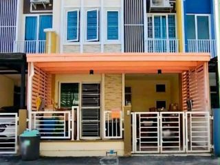 Reihenhaus zum Kauf mit 4 Zimmer in Mueang Samut Prakan, Samut Prakan