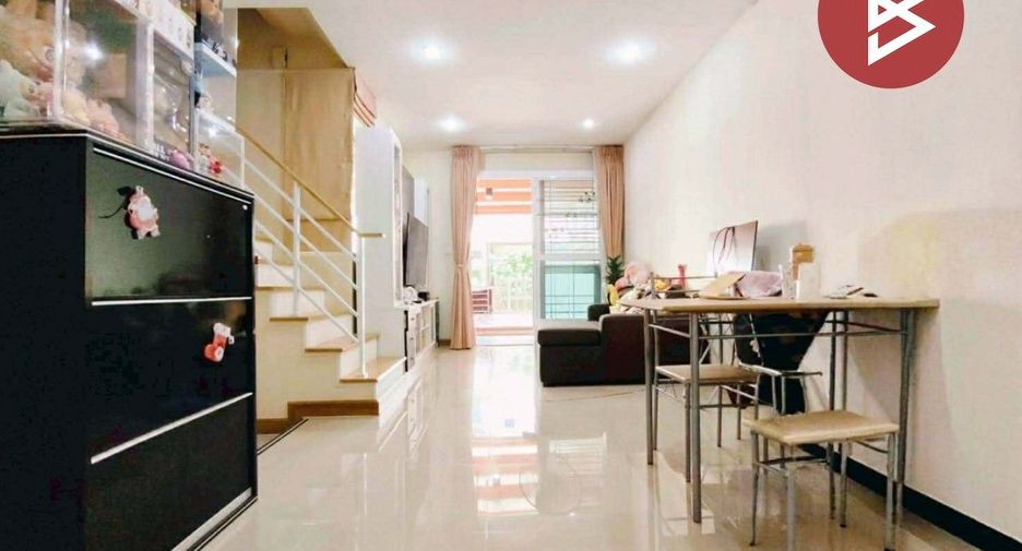À vendre 4 chambres maison de ville à Mueang Samut Prakan, Samut Prakan