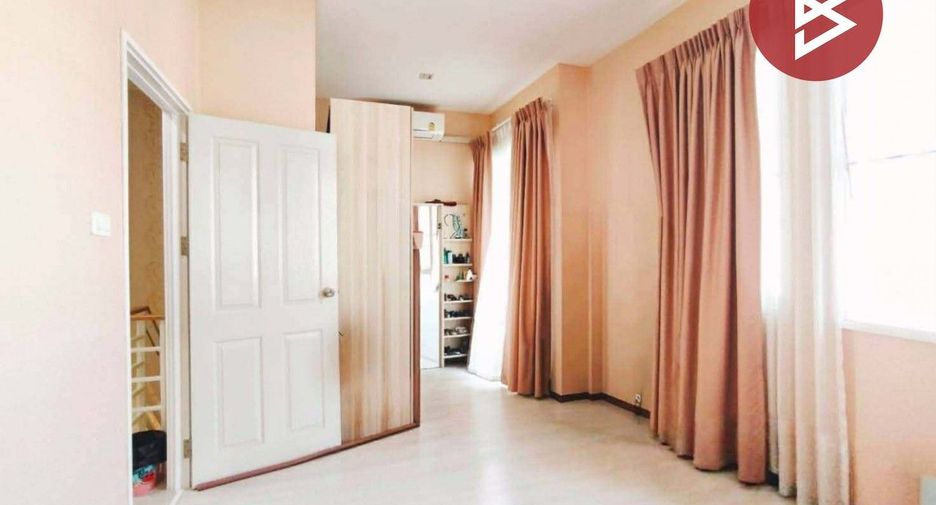 À vendre 4 chambres maison de ville à Mueang Samut Prakan, Samut Prakan