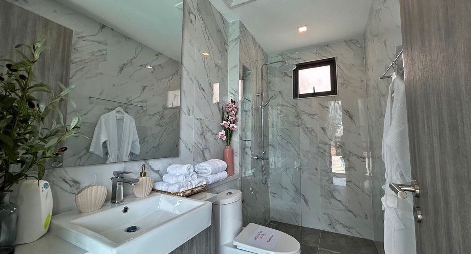 For sale 3 bedrooms villa in Bang Lamung, Chonburi