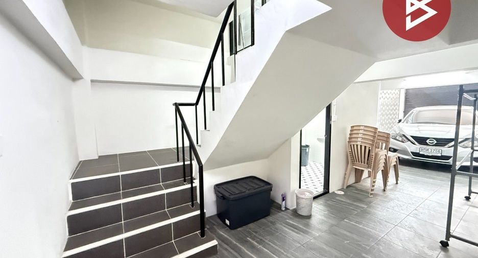 For sale 2 bedrooms retail Space in Don Mueang, Bangkok