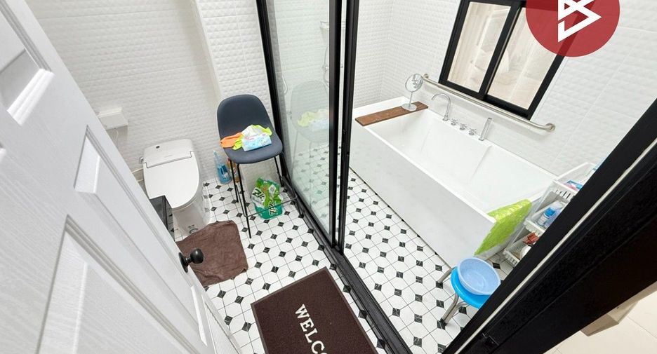 For sale 2 bedrooms retail Space in Don Mueang, Bangkok