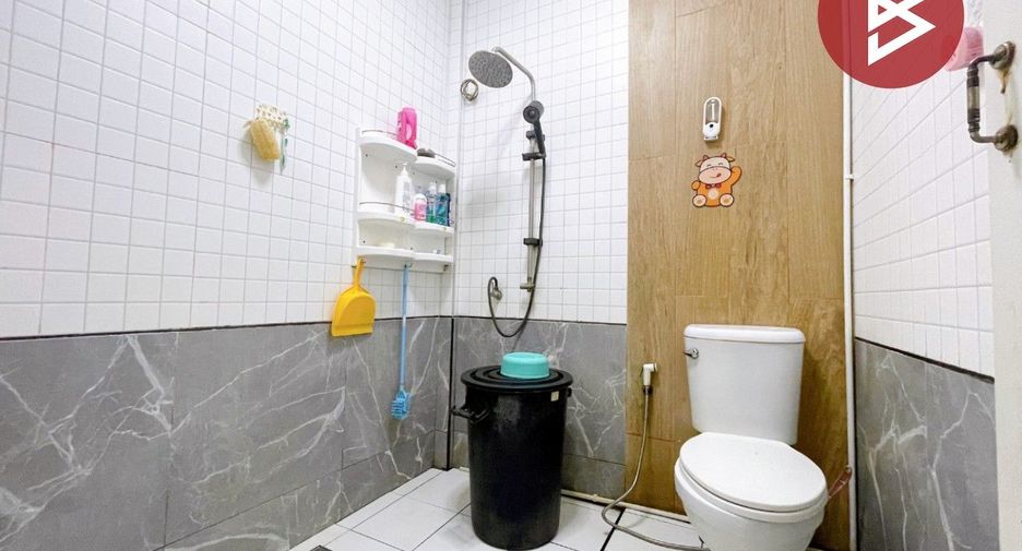 For sale 2 bedrooms townhouse in Mueang Chon Buri, Chonburi