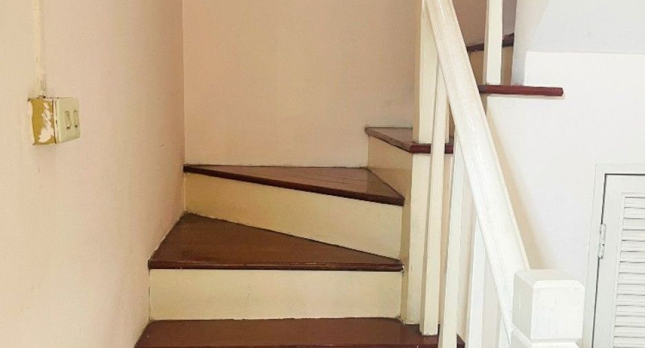 For sale 3 bedrooms townhouse in Mueang Samut Sakhon, Samut Sakhon