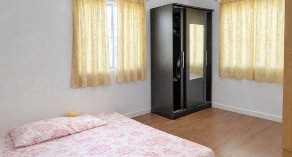 For sale 3 bedrooms townhouse in Mueang Samut Sakhon, Samut Sakhon