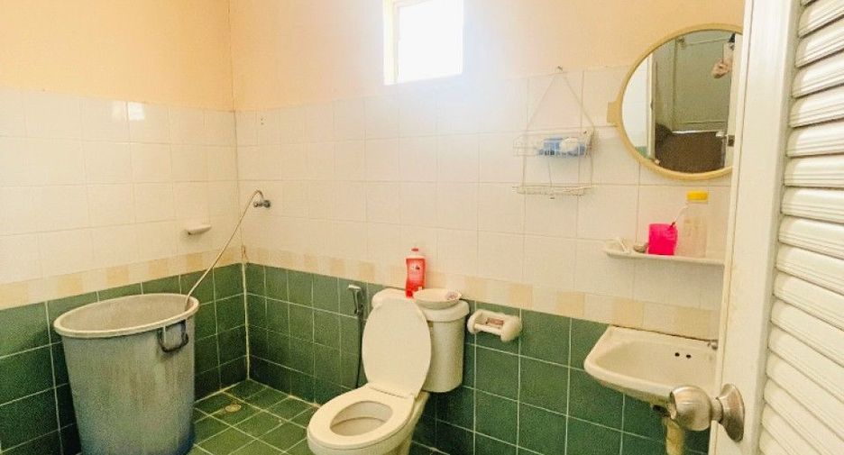 For sale 3 bedrooms townhouse in Mueang Samut Sakhon, Samut Sakhon