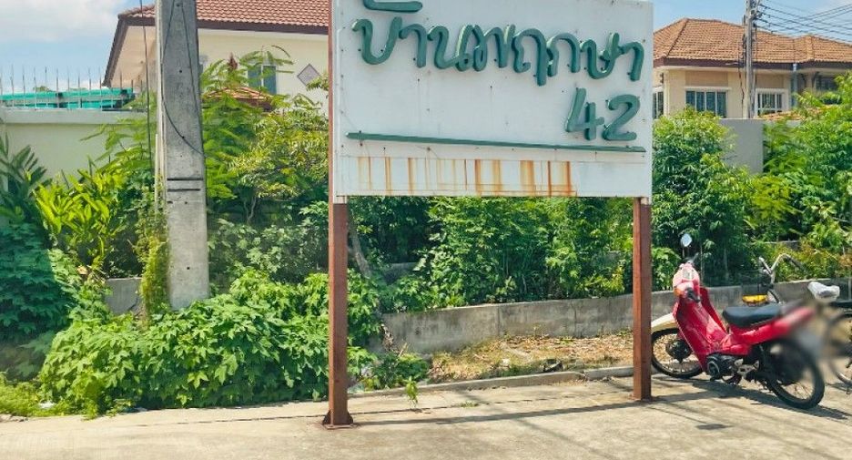 For sale 3 bedrooms townhouse in Mueang Samut Sakhon, Samut Sakhon