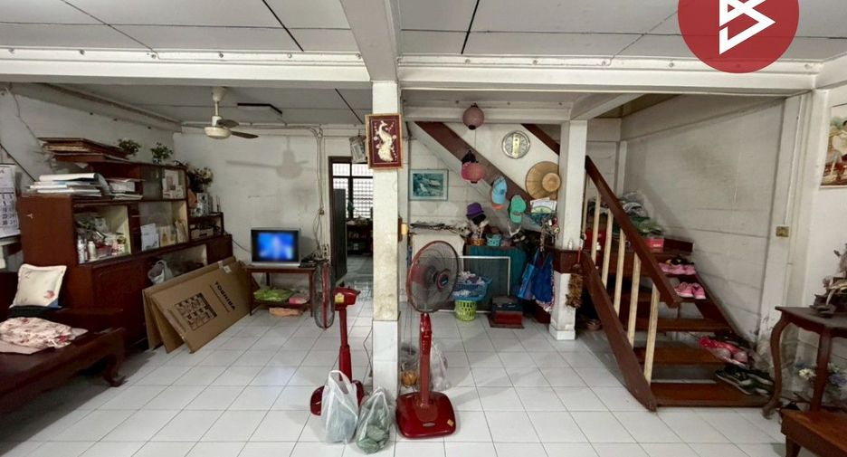 For sale 5 bedrooms house in Bang Kapi, Bangkok