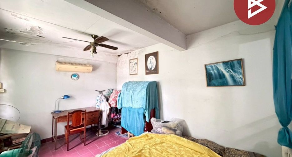 For sale 5 bedrooms house in Bang Kapi, Bangkok