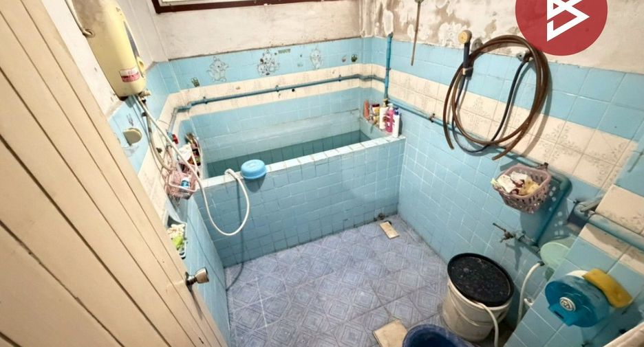 For sale 5 bedrooms house in Bang Kapi, Bangkok