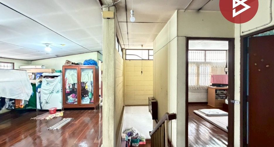 For sale 5 bedrooms house in Bang Kapi, Bangkok