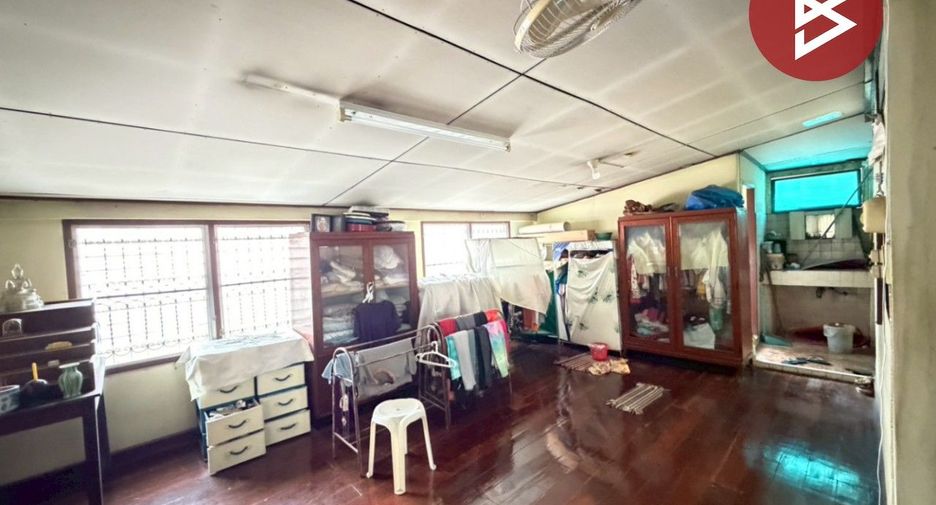 For sale 5 bedrooms house in Bang Kapi, Bangkok