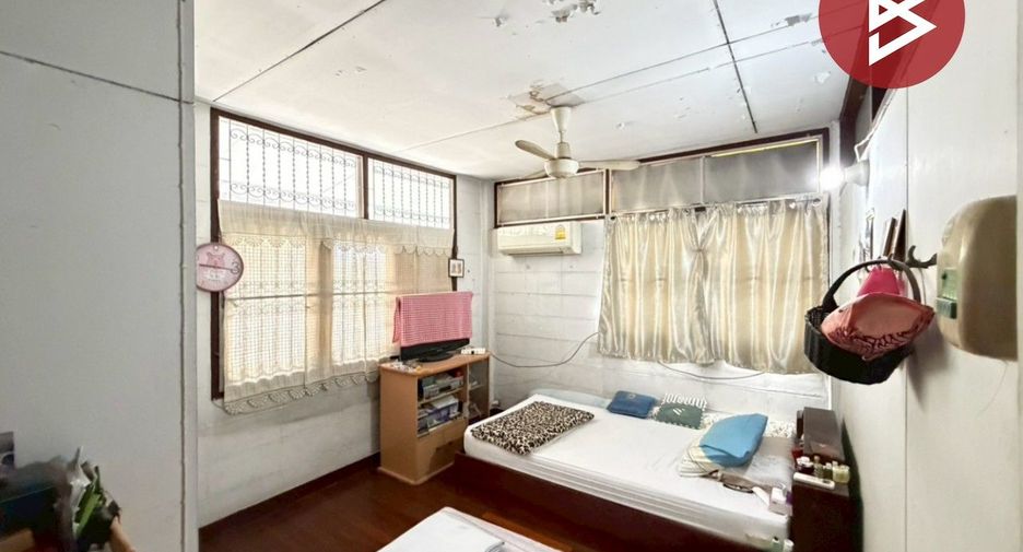 For sale 5 bedrooms house in Bang Kapi, Bangkok