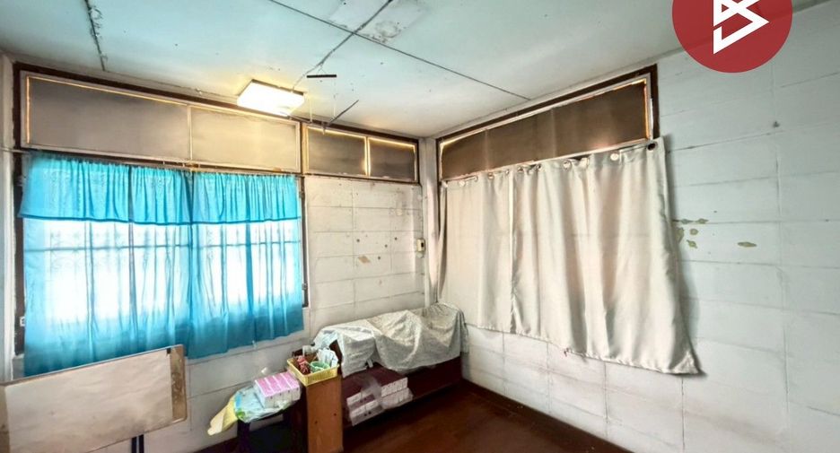 For sale 5 bedrooms house in Bang Kapi, Bangkok