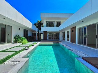 For rent and for sale 5 bedrooms villa in Kathu, Phuket