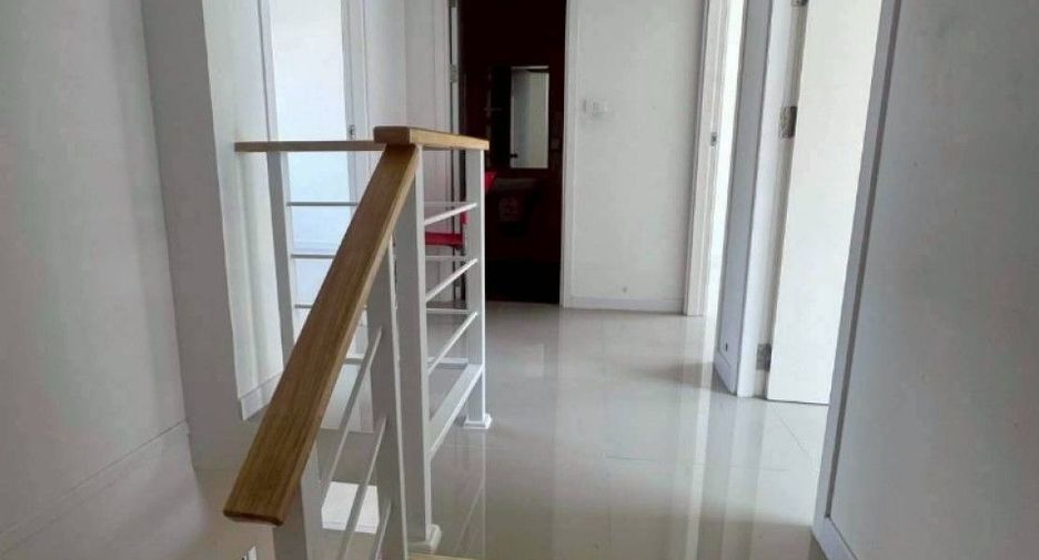 Casa adosada en venta de 3 habitaciones en Mueang Samut Sakhon, Samut Sakhon