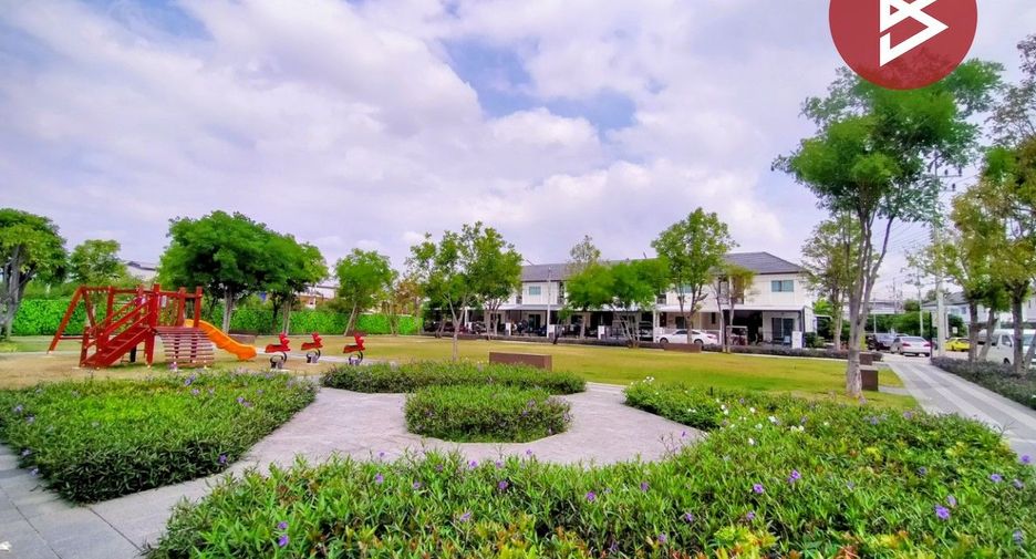 Casa adosada en venta de 3 habitaciones en Mueang Samut Sakhon, Samut Sakhon