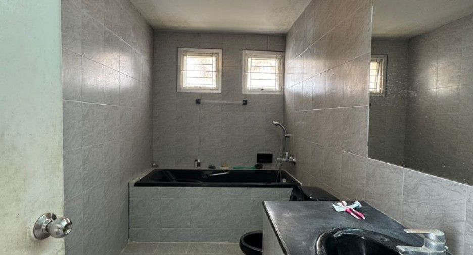 À vendre 3 chambres maison à Bang Phli, Samut Prakan