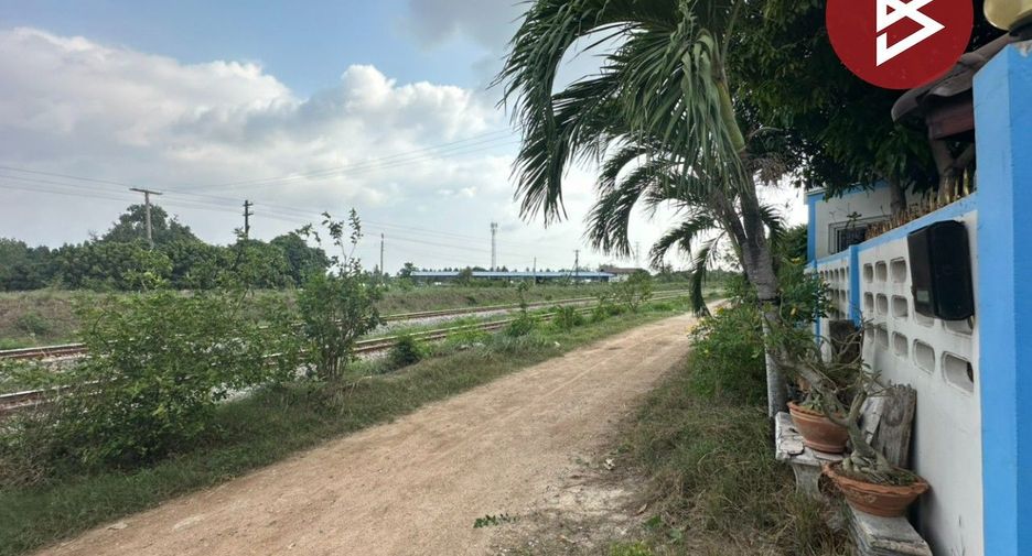 Local comercial en venta de 2 habitaciones en Si Racha, Chonburi