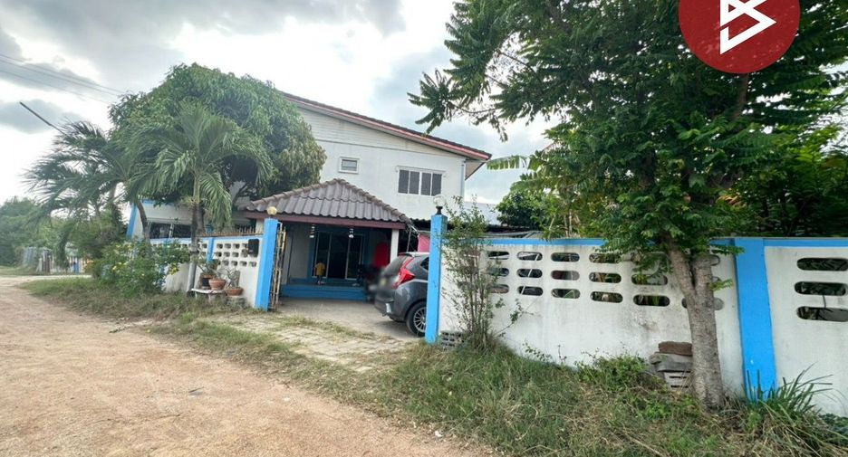 Local comercial en venta de 2 habitaciones en Si Racha, Chonburi
