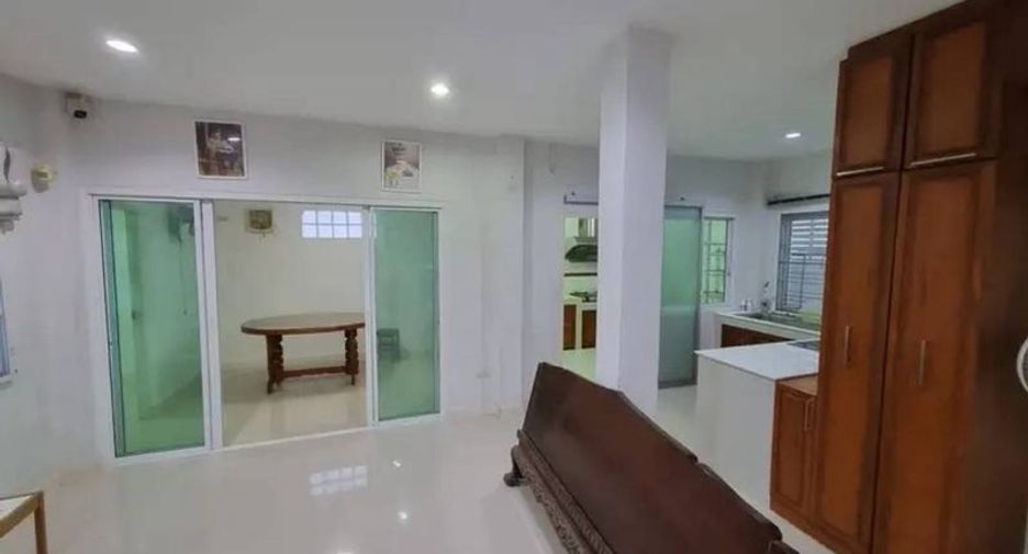 Haus zum Kauf mit 4 Zimmer in Si Racha, Chonburi