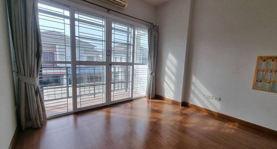Haus zum Kauf mit 4 Zimmer in Si Racha, Chonburi