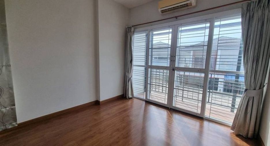 Haus zum Kauf mit 4 Zimmer in Si Racha, Chonburi