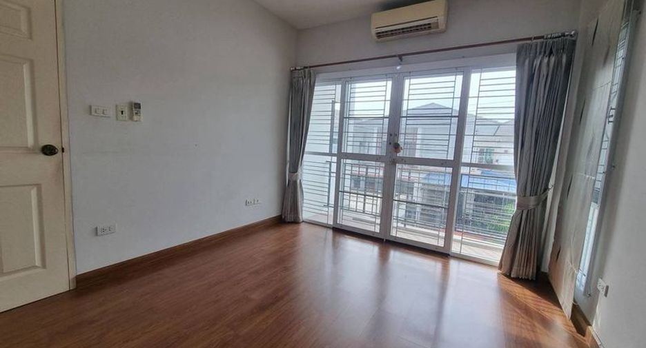 Haus zum Kauf mit 4 Zimmer in Si Racha, Chonburi