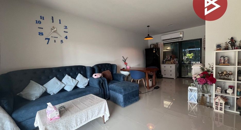 For sale 4 bedrooms townhouse in Lat Lum Kaeo, Pathum Thani