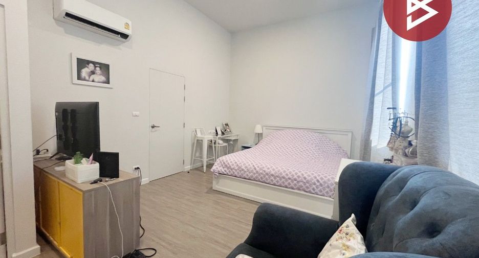 For sale 4 bedrooms townhouse in Lat Lum Kaeo, Pathum Thani