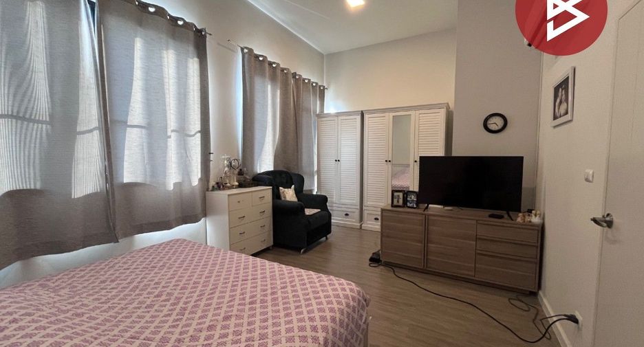 For sale 4 bedrooms townhouse in Lat Lum Kaeo, Pathum Thani
