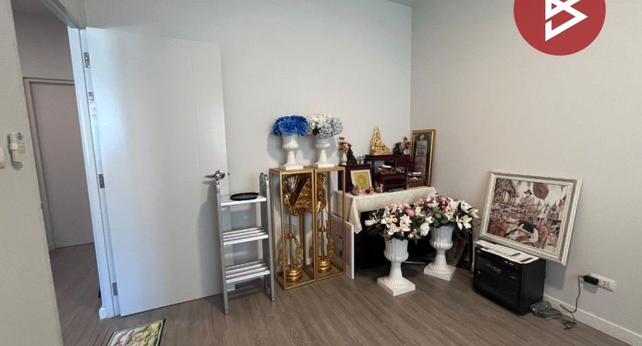For sale 4 bedrooms townhouse in Lat Lum Kaeo, Pathum Thani