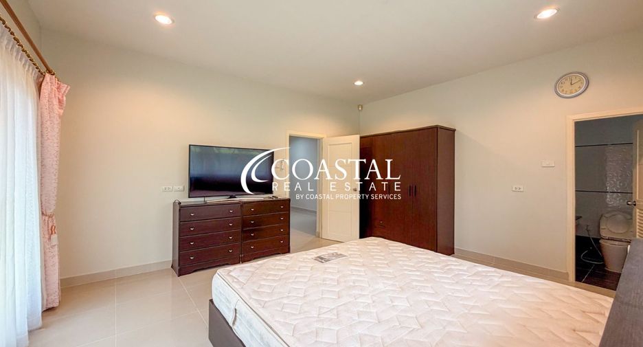 Casa en alquiler de 3 habitaciones en Bang Lamung, Chonburi