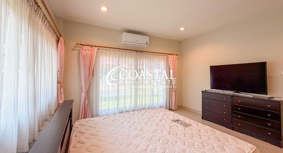 Casa en alquiler de 3 habitaciones en Bang Lamung, Chonburi
