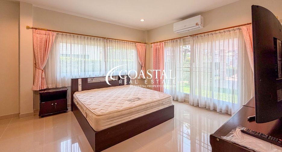 Casa en alquiler de 3 habitaciones en Bang Lamung, Chonburi