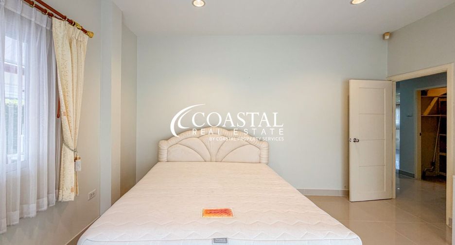 Casa en alquiler de 3 habitaciones en Bang Lamung, Chonburi